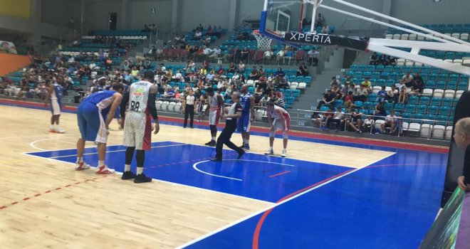 Muratbey Uşak, Best'i rahat geçti