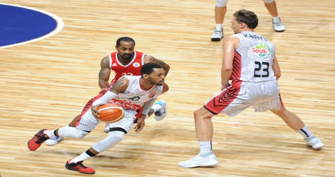 Muratbey Uşak, İstanbul Büyükşehir'i 2.yarıda geçti