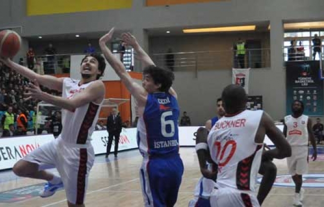 Muratbey Uşak Sportif, Efes'i köpürttü