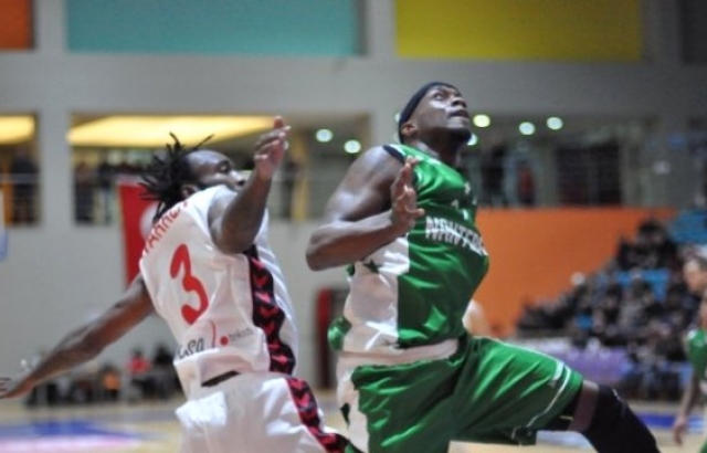 Muratbey Uşak Sportif, Nanterre'yi devirdi