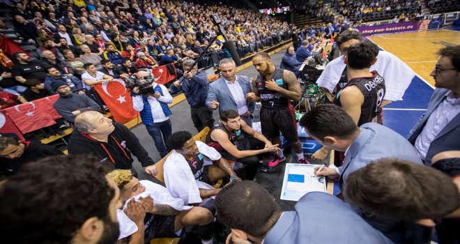 Muratbey Uşak, Varese deplasmanında