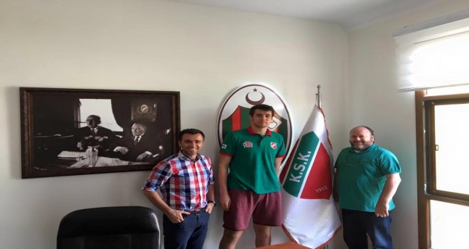 MVP, A Takım'a imza attı...