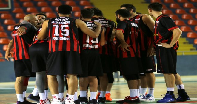 Nesine.com Eskişehir Basket seriyi sürdürdü