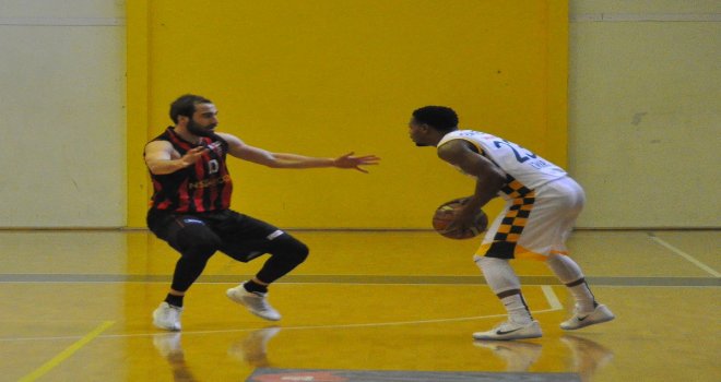 Nesine.com Eskişehir Basket serisini İzmir'de sürdürdü