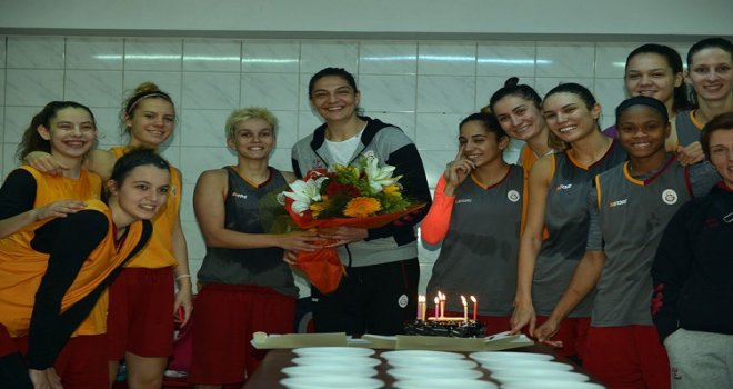 Nevriye Yılmaz yeniden Galatasaray'da