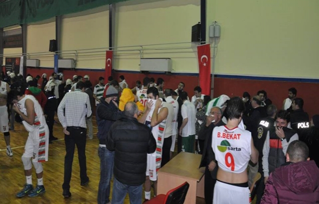 Olaylı maçta, Bostanlıspor Bursaspor'a kaybetti...