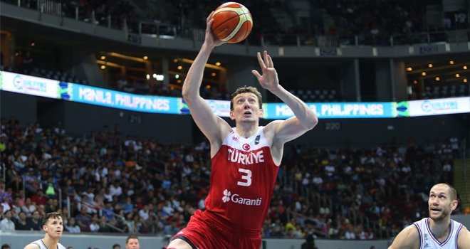 Ömer Aşık: Türk Milli Takım formasını tekrar giymeyi çok istiyorum