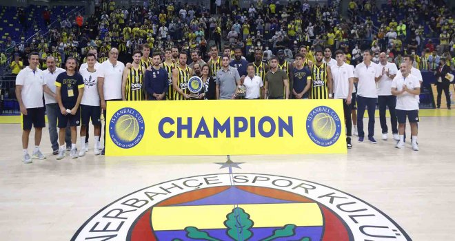 Partizan'ı farklı yenen Fenerbahçe Şampiyon