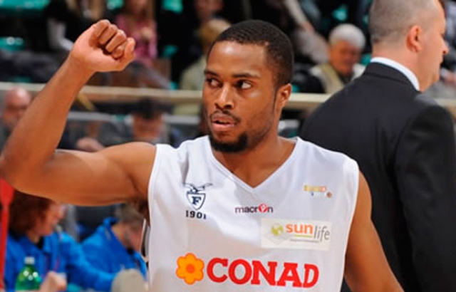 Pertevniyal'de Bell-Holter gitti yerine Kelley geldi