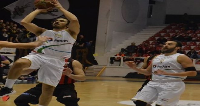 Petkim Spor galibiyet serisini 12'ye çıkardı