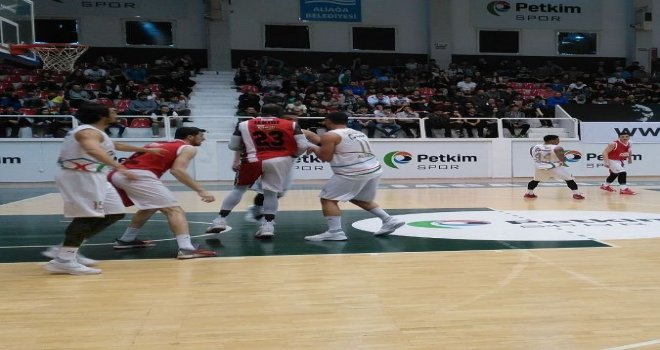 Petkim Spor ikinci yarıda açıldı...