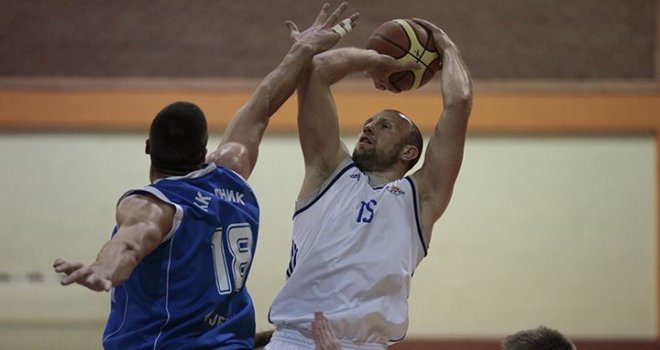 Petkim Spor'da yabancı değişikliği