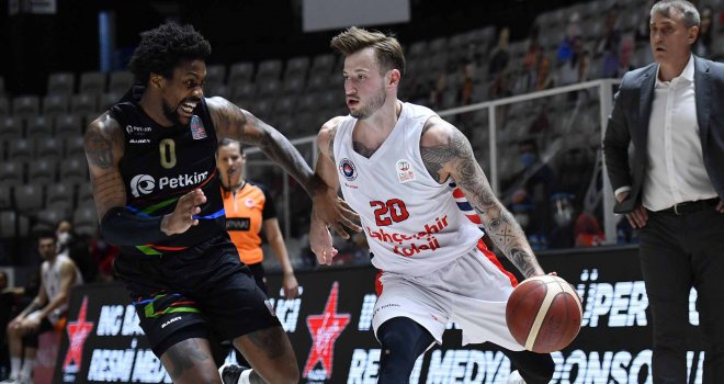 Petkimspor, Bahçeşehir'i yendi ligde kaldı