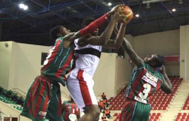 Pınar Karşıyaka Eskişehir'de farka gitti...