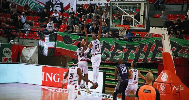 Pınar Karşıyaka evinde zorlanmadı...