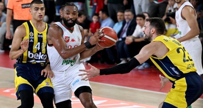 Pınar Karşıyaka, Fenerbahçe?yi devirdi