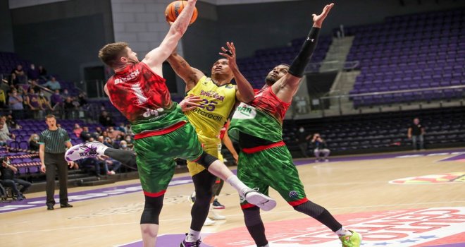 Pınar Karşıyaka, İsrail'den galibiyetle dönüyor