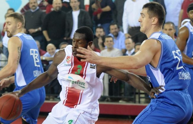 Pınar Karşıyaka, Neptunas karşısında...