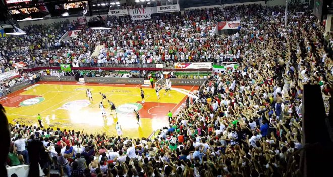 Pınar Karşıyaka savunmasını verdi