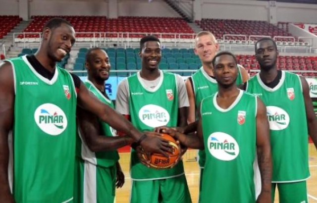 Pınar Karşıyaka tarihinde bir ilk...