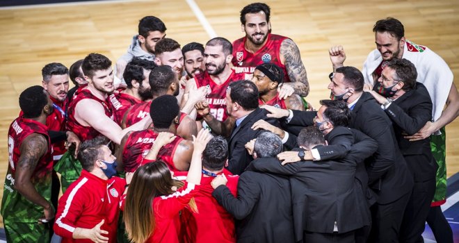 Pınar Karşıyaka yarı finalde