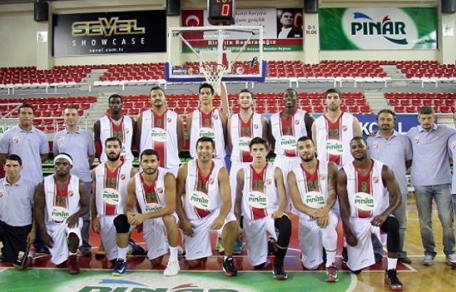 Pınar Karşıyaka'da 7 oyuncu hastaneye kaldırıldı...