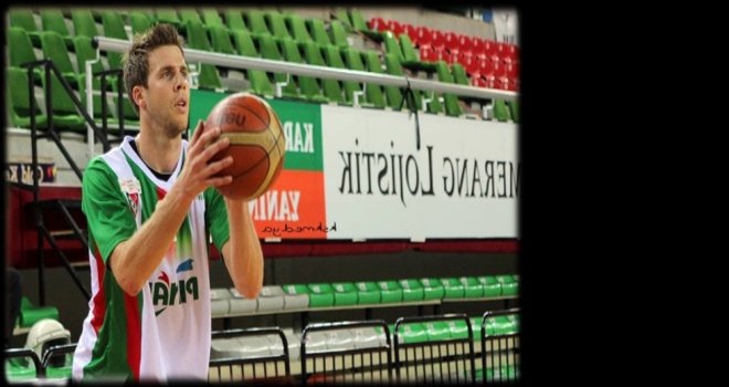 Pınar Karşıyaka'da ayrılık