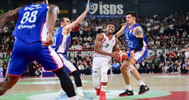 Pınar Karşıyaka'dan Anadolu Efes'e fark