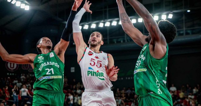 Pınar Karşıyaka'dan farklı galibiyet