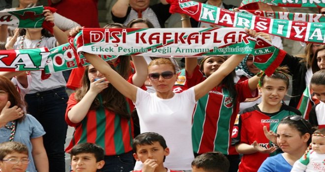 Pınar Karşıyaka'ya İstiklal Marşı cezası...