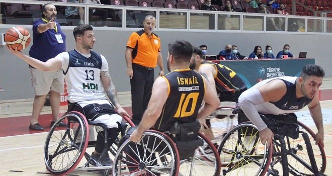 Potada ilk finalist İzmir BBSK
