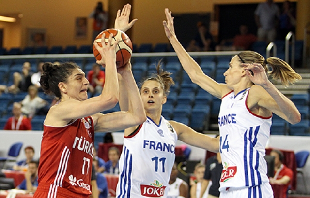 Potanın Perileri, Fransa engelini aştı