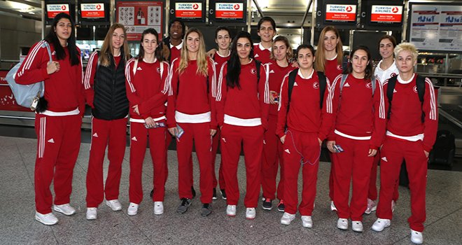 Potanın Perileri, İsrail'e uçtu