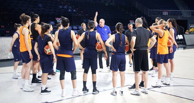Potanın Perileri İstanbul'da kampa girdi