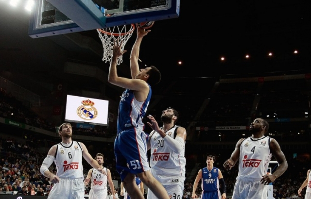 Real'e direnemeyen Anadolu Efes grubu ikinci bitirdi