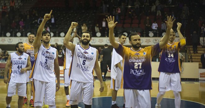 Royal Halı Gaziantep, Polonya deplasmanında