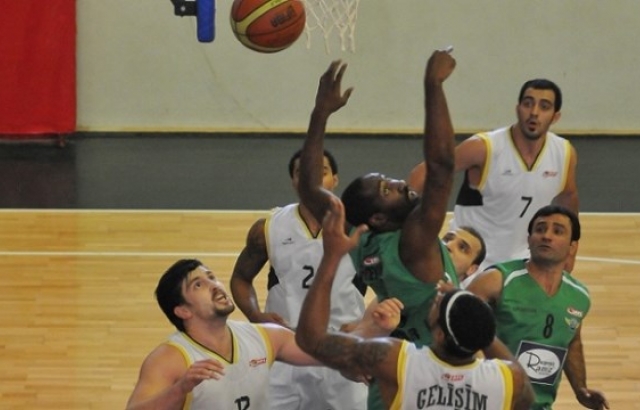 Sakarya Büyükşehir, tanıdık bir yabancıyı deniyor