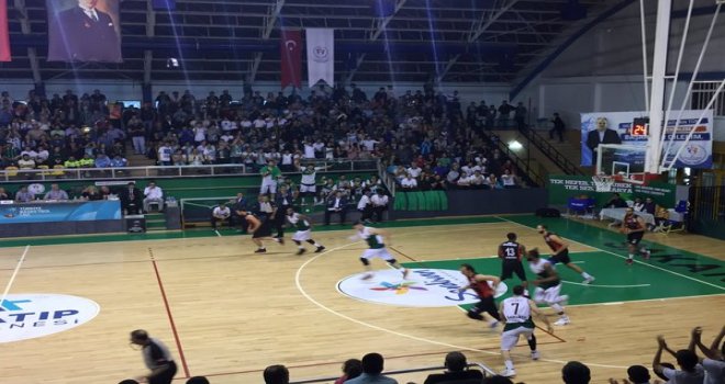 Sakarya Büyükşehir, turu ikinci yarıda kaptı