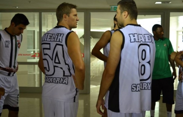 Sakarya Büyükşehir, Yeşilgiresun'u geçti