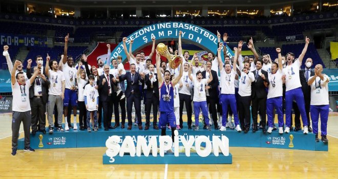 Şampiyon Anadolu Efes