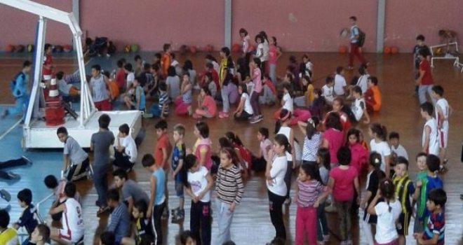 Sandıklı'da ücretsiz basketbol kursuna yoğun ilgi