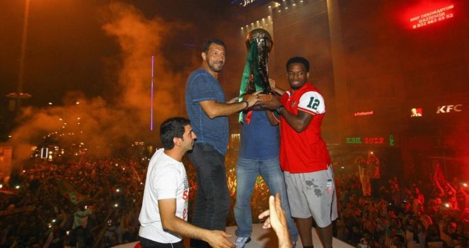 Sarıca: Kupayı sahile getirdiğimiz akşamı hiç unutmayacağım