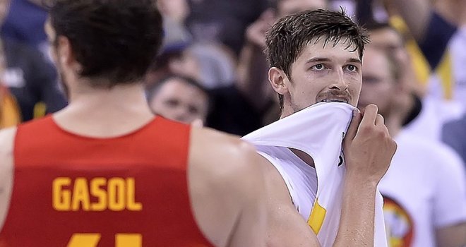 Schröder kaçırdı, Almanya havlu attı...