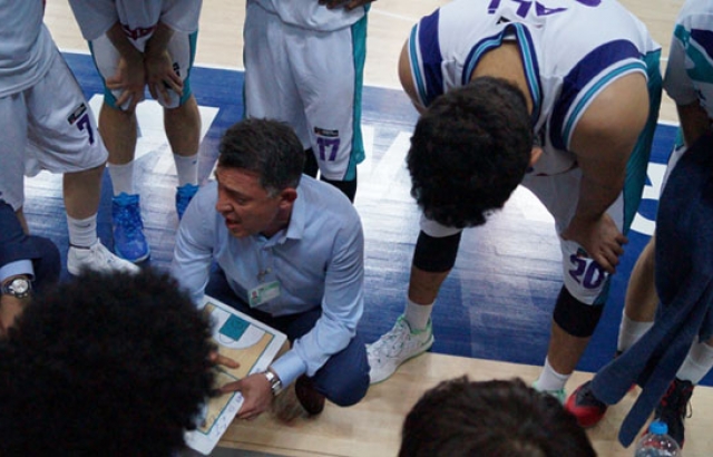 Sinpaş Denizli Basket'te coach Okan Çevik'e güvenoyu
