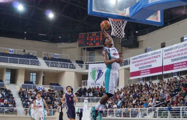 Sinpaş Denizli Basket, Best'i deplasmanda devrdi