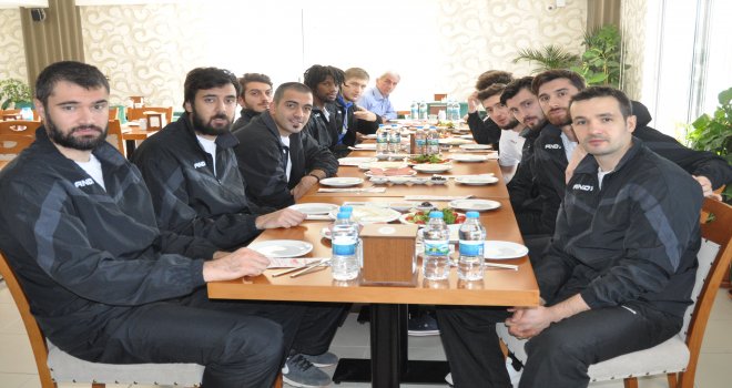 Sinpaş Denizli Basket İyihuylu Süt Ürünleri'nin konuğu oldu