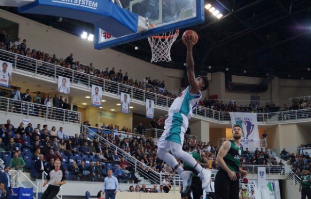 Sinpaş Denizli'den Sakarya Büyükşehir'e 38 fark