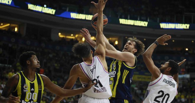 Son şampiyon Fenerbahçe Beko farklı Paris galibiyetiyle start verdi