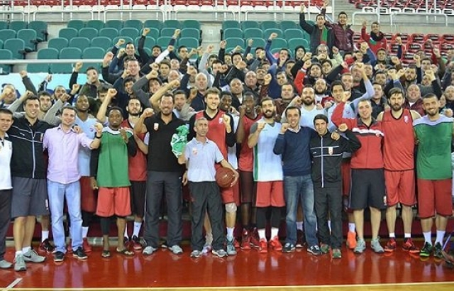 Taraftarından Pınar KSK'ye moral ziyareti