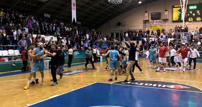 TB2L maçında olay...